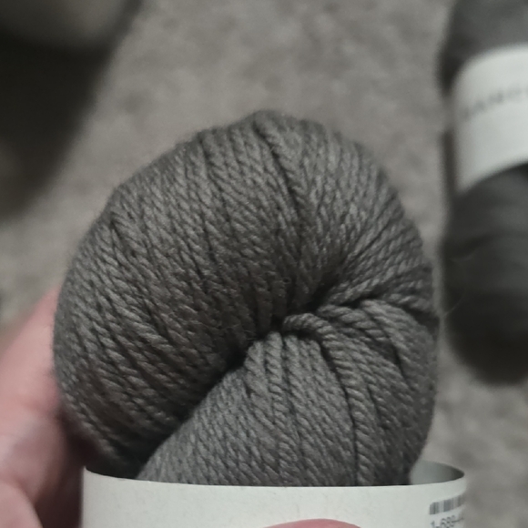 Brooklyn Tweed Ranch 01 Gray Rambouillet Wool Yarn - Picture 3 of 3